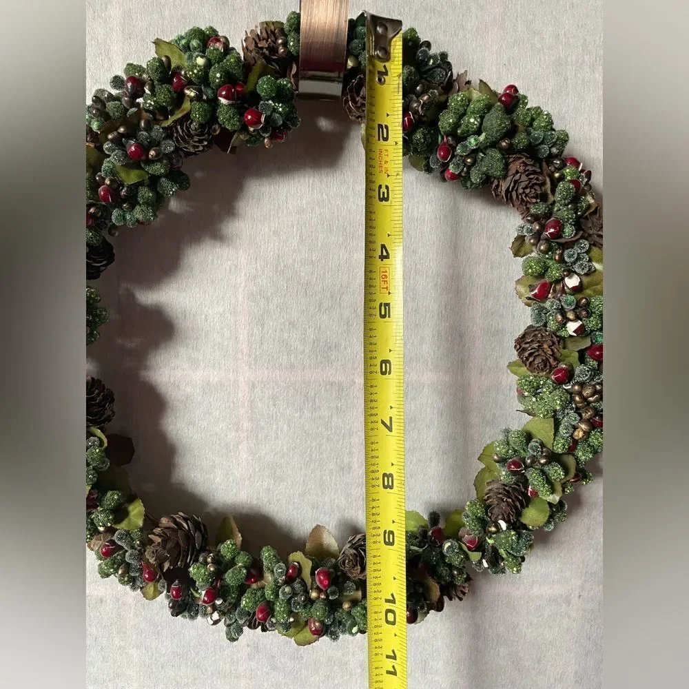 Christmas Wreath Shimmering Green w/Pinecones & Cranberries